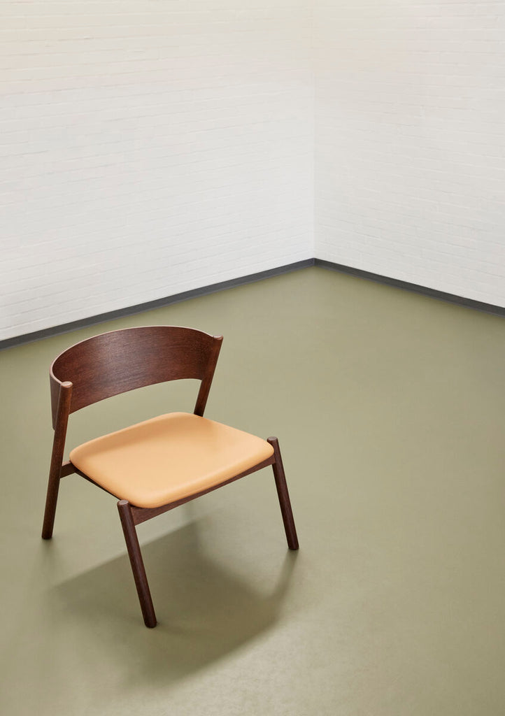 Schuine loungestoelzitting donkerbruin