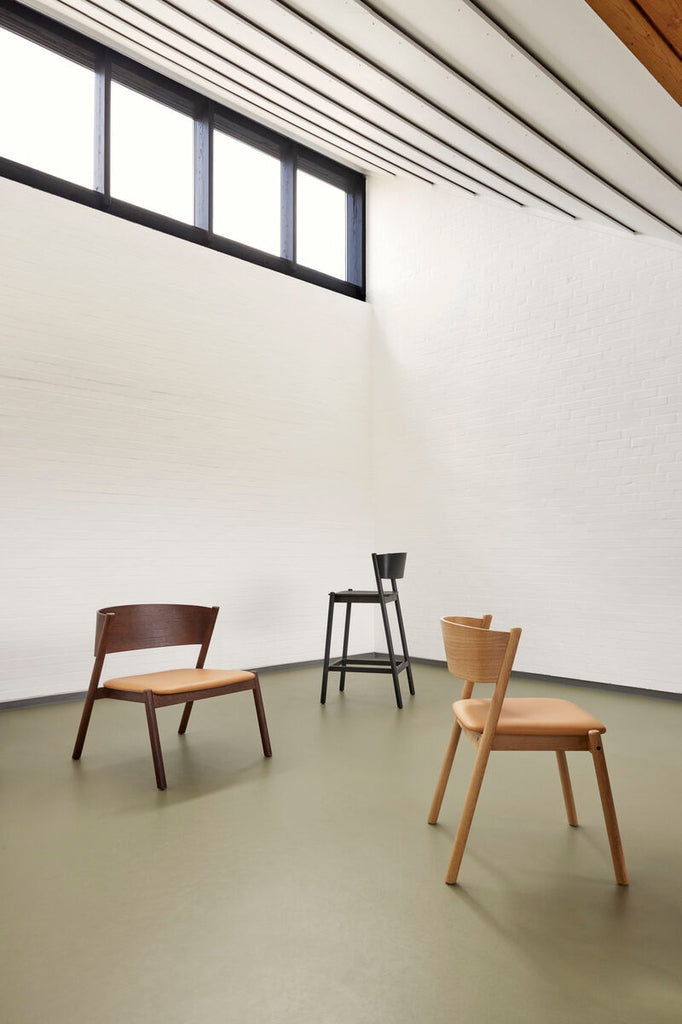 Schuine loungestoelzitting donkerbruin