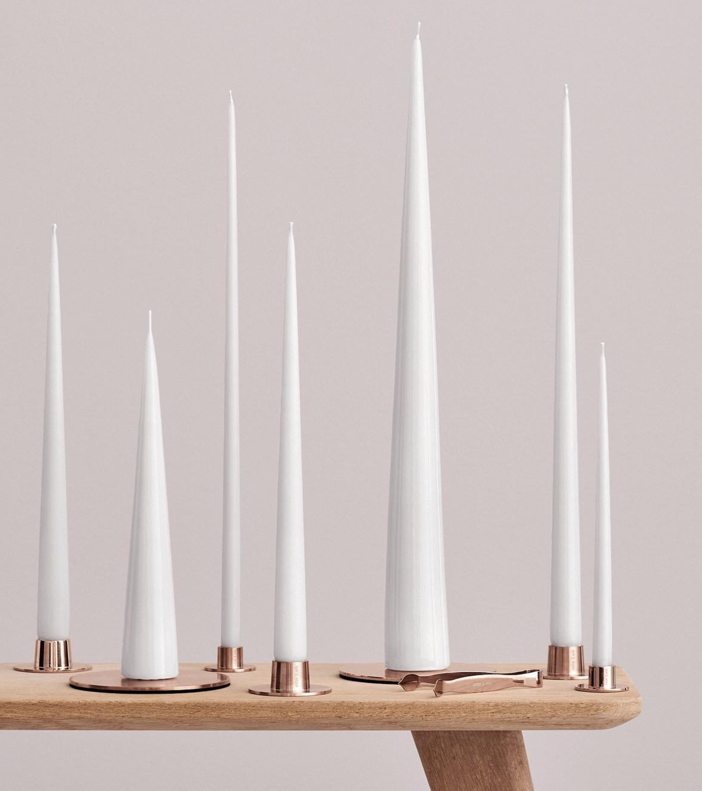 Taper Candle White Ash Laque 42 cm / 4 stuks